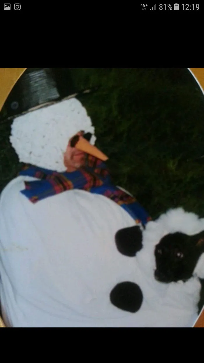Snowman And Snowman (The Dog's Name Was Min)