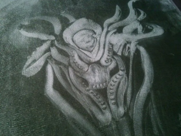 This Lady Draws On Her Carpet And The Result Is So Good, You'll Never Want To Step On It