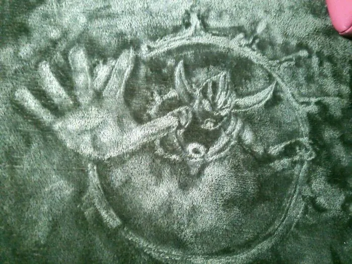 This Lady Draws On Her Carpet And The Result Is So Good, You'll Never Want To Step On It