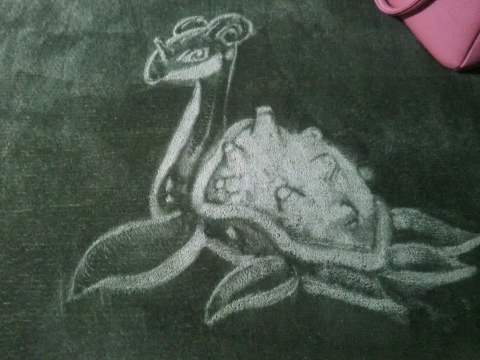 This Lady Draws On Her Carpet And The Result Is So Good, You'll Never Want To Step On It