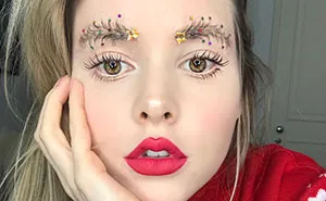 People Are Turning Their Eyebrows Into Christmas Trees, And The Result Is Truly Festive