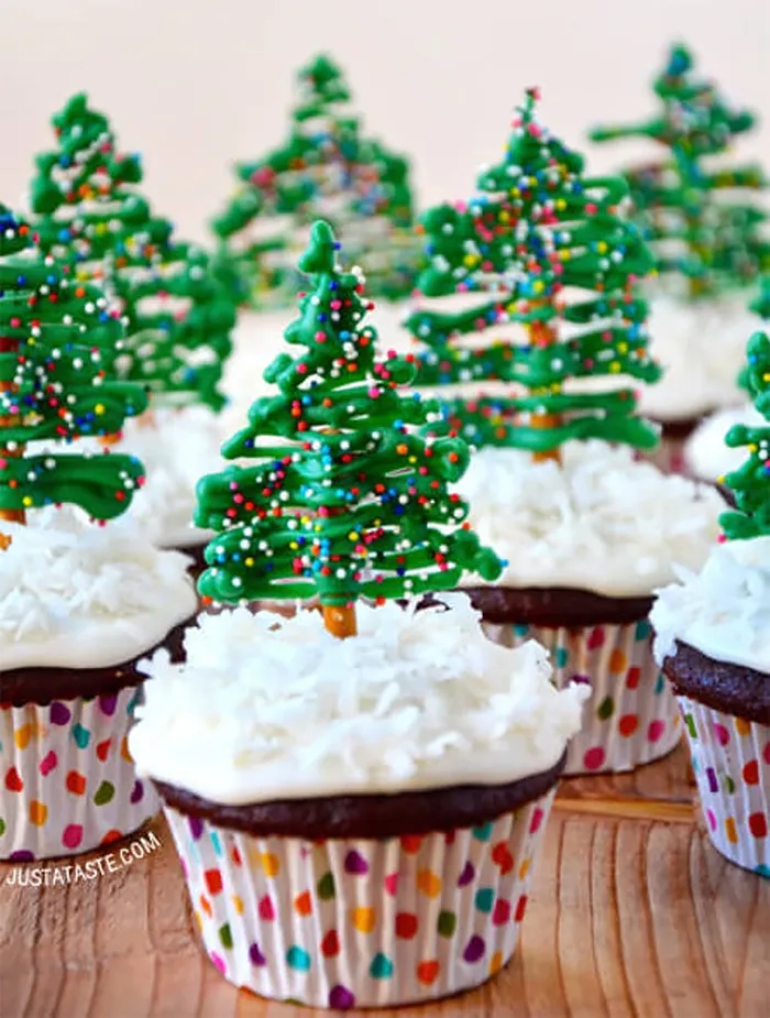 93 Of The Most Creative Christmas Cupcake Ideas Ever