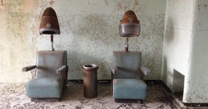 I Explore Abandoned Places In My Free Time. There's So Much Beauty In The Forgotten