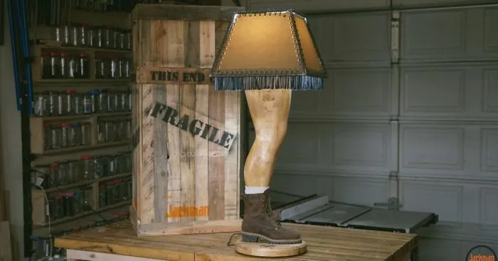 Guy Builds A Manly "Christmas Story" Leg Lamp And Here's How He Did It