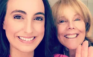 Daughter Posts Brutally Honest Texts That She Receives From Her Crazy Jewish Mother, And It's Hilarious