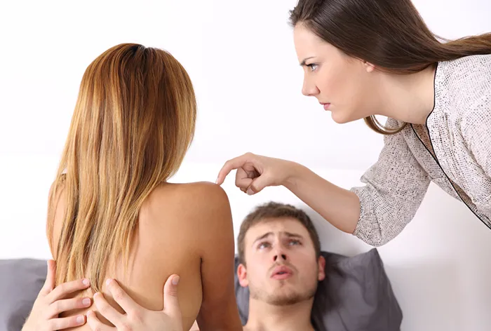 Disculpa guapa, pero estás sentada en mi novio