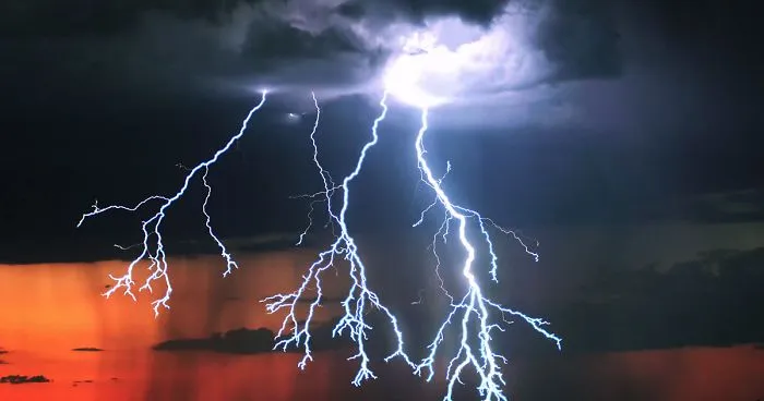 The Breathtaking Beauty Of Lightning Shot At 1,000FPS