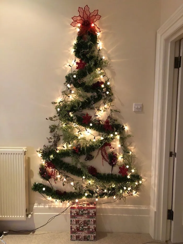 I Didn’t Have Room For A Full Tree, So I Made One In 2D!