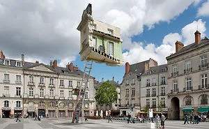 24 Gravity-Defying Sculptures That Will Make You Look Twice