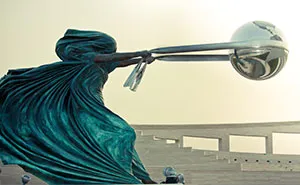 24 Gravity-Defying Sculptures That Will Make You Look Twice