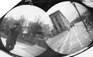 19-Year-Old Student Hides Spy Camera In His Clothing To Take Secret Street Photos In The 1890s