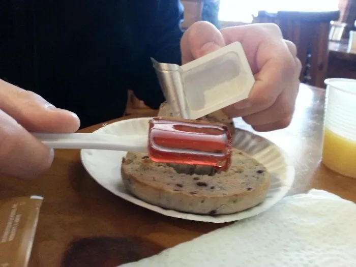 Near Perfect Extraction Of Jelly From Single Serving Packet