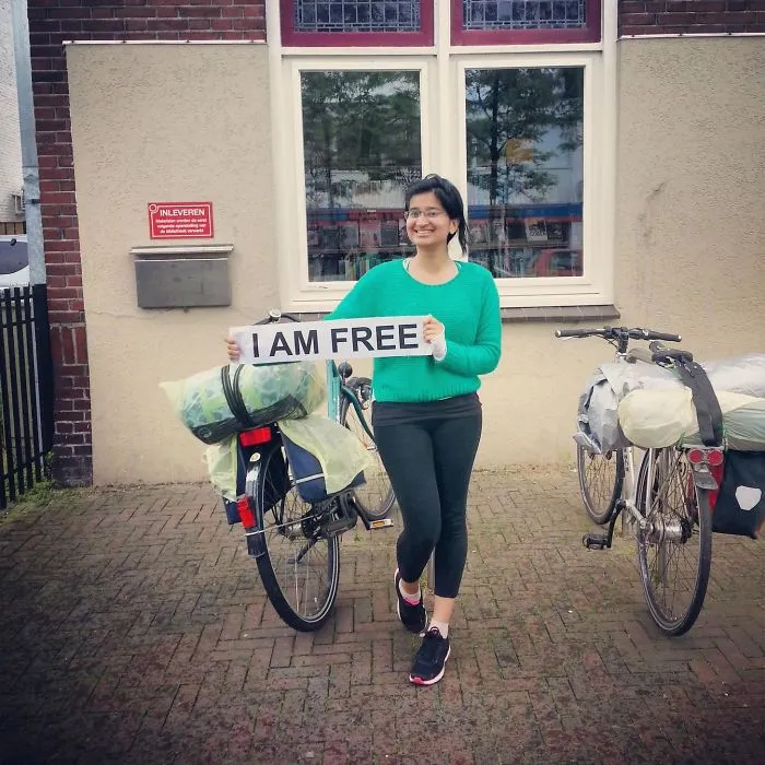 Tengo 25 años, soy de Pakistán y he ido en bici desde Muenster a Aachen en Alemania para demostrar que las mujeres pueden viajar solas, las árabes también