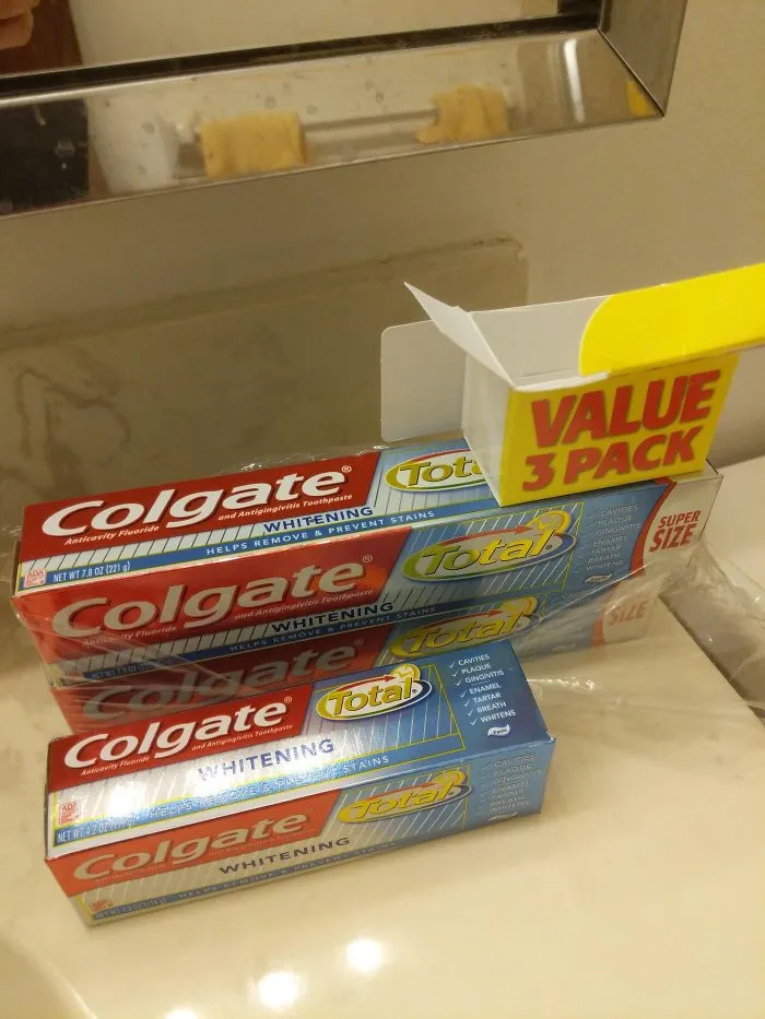 Este Engañoso Paquete De Colgate