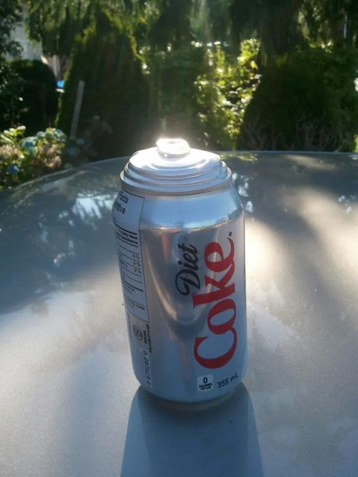Dejé olvidada una lata de cocacola en el coche y me he dado cuenta a tiempo