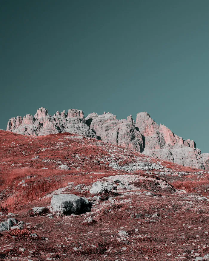 Here's How Colorblind People With Tritanopia See The World