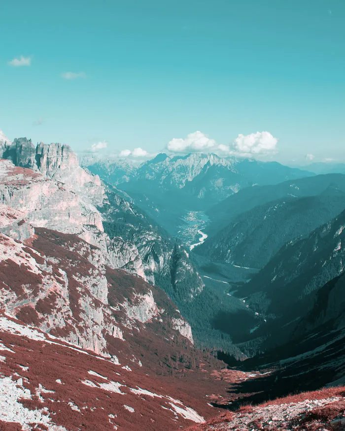 Here's How Colorblind People With Tritanopia See The World