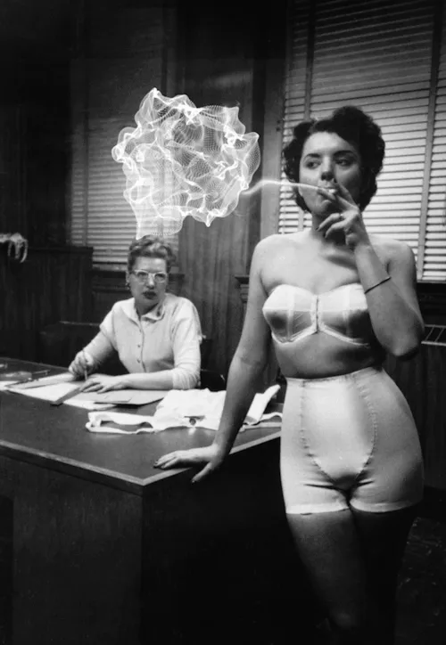 Artist Brings Old Pictures To Life By Making Surreal Gifs Out Of Them