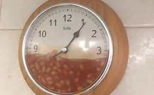 287 ‘Hmmm’ Photos That Raise More Questions Than They Will Answer