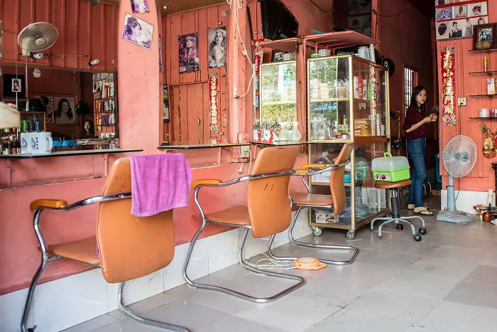 The Street Barbers Of Cambodia