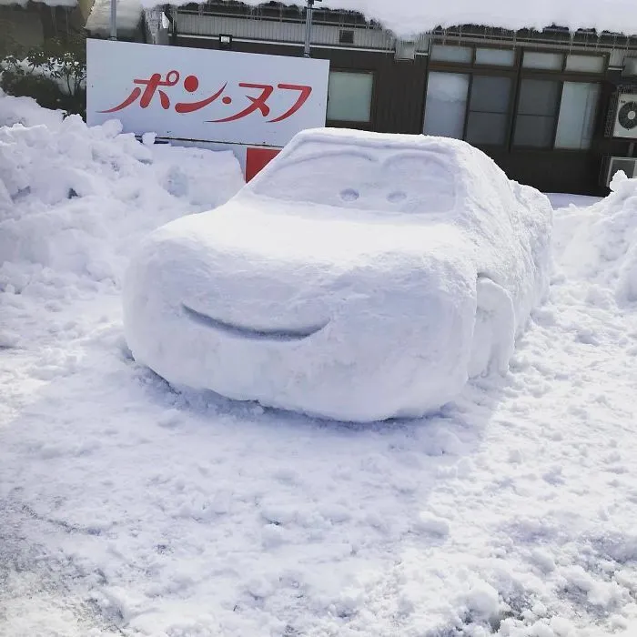 Heavy Snowfall Hits Tokyo, And The Results Are Pretty Much What You'd Expect