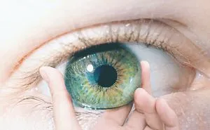 I Create Mind-Bending Pictures To Make You Look Twice