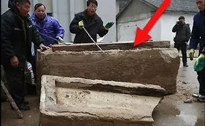Road Workers Find Eerie Coffin With 700 Year-Old Mummy Inside