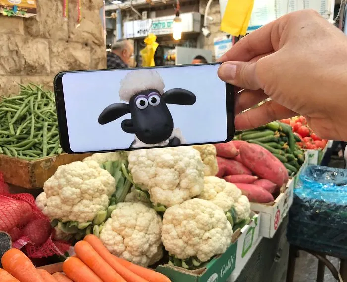 I Bring Everyday Objects To Life With My Smartphone