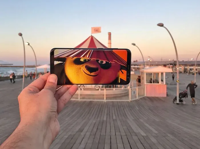 I Bring Everyday Objects To Life With My Smartphone