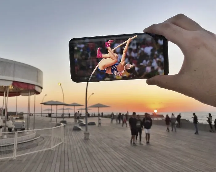 I Bring Everyday Objects To Life With My Smartphone