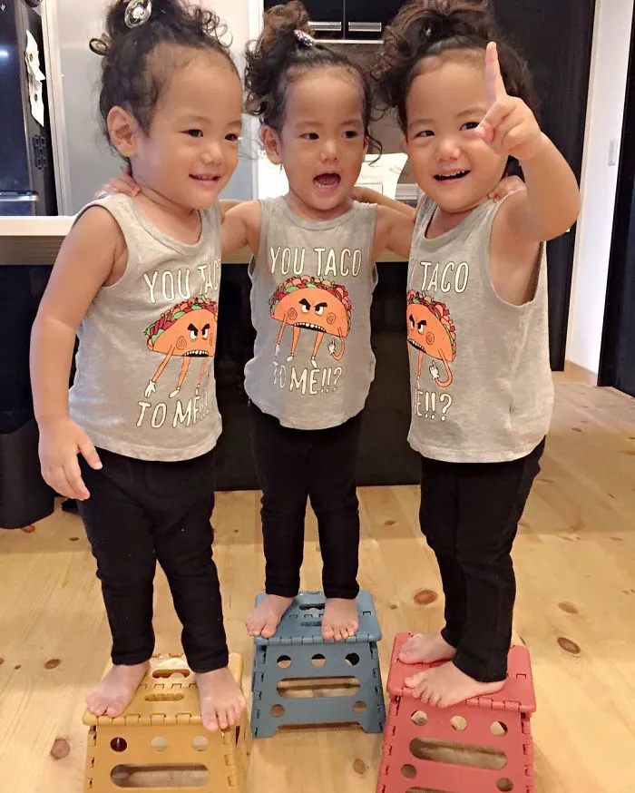 Japanese Mom Captures Her Life With Her Twins And Triplets And It's Just Too Adorable