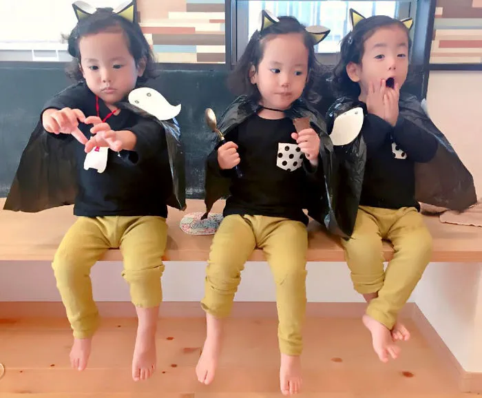 Japanese Mom Captures Her Life With Her Twins And Triplets And It's Just Too Adorable