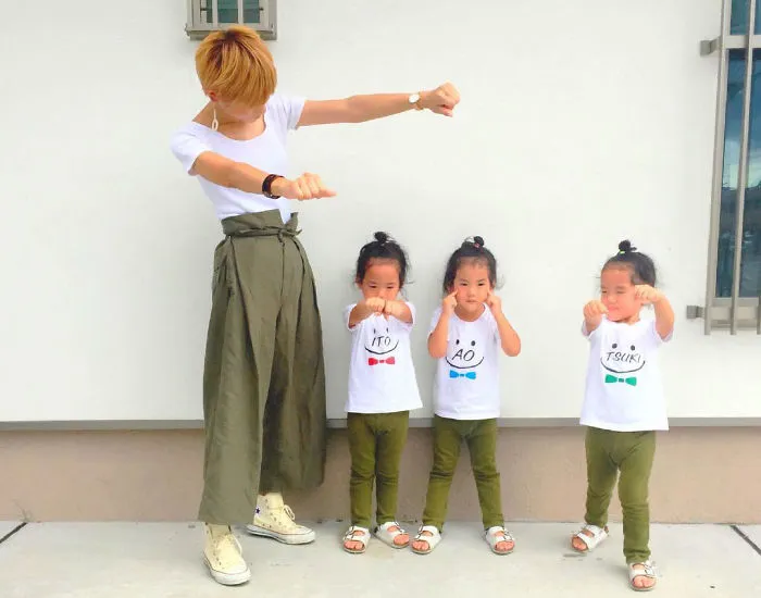 Japanese Mom Captures Her Life With Her Twins And Triplets And It's Just Too Adorable