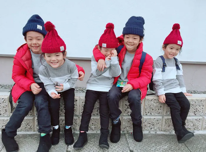 Japanese Mom Captures Her Life With Her Twins And Triplets And It's Just Too Adorable