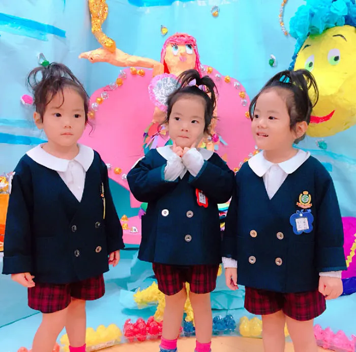 Japanese Mom Captures Her Life With Her Twins And Triplets And It's Just Too Adorable