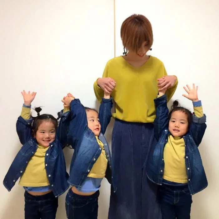 Japanese Mom Captures Her Life With Her Twins And Triplets And It's Just Too Adorable