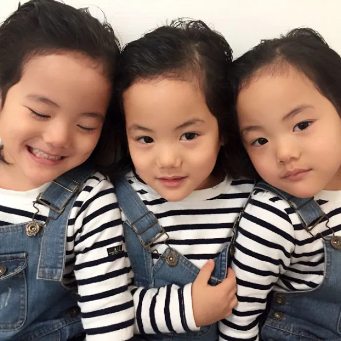Japanese Mom Captures Her Life With Her Twins And Triplets And It's Just Too Adorable
