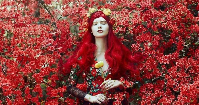 This Photographer Photographs Women Like No One Else, And The Result Is Straight From A Fairy Tale 