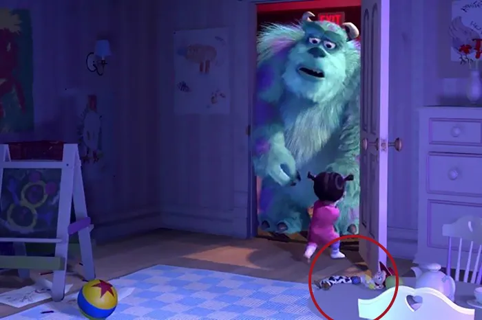 En Monstruos S.A., se ve a Jesse de Toy Story como uno de los juguetes de Boo