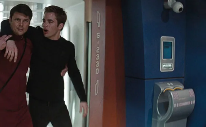 En Star Trek (2009), se ve un secador Dyson como si fuera tecnología de la era espacial