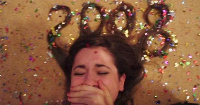 Woman Takes The Same New Year's Pic 10 Years In A Row And Someone Noticed She Hasn't Aged A Bit