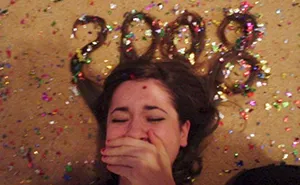 Woman Takes The Same New Year's Pic 10 Years In A Row And Someone Noticed She Hasn't Aged A Bit