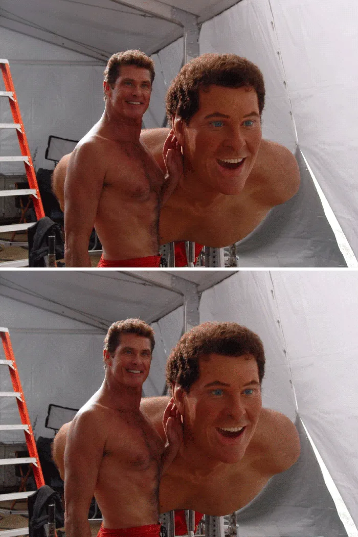 David Hasselhoff posando con su doble de cera en la película de Bob Esponja