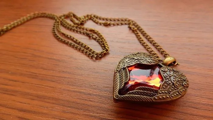 Wolf Pendant Necklace | Boutique Delight