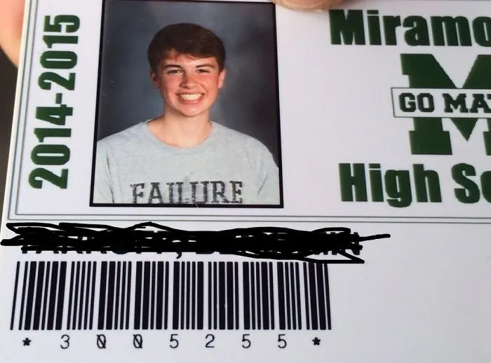Friend Wore The Wrong Shirt To Picture Day