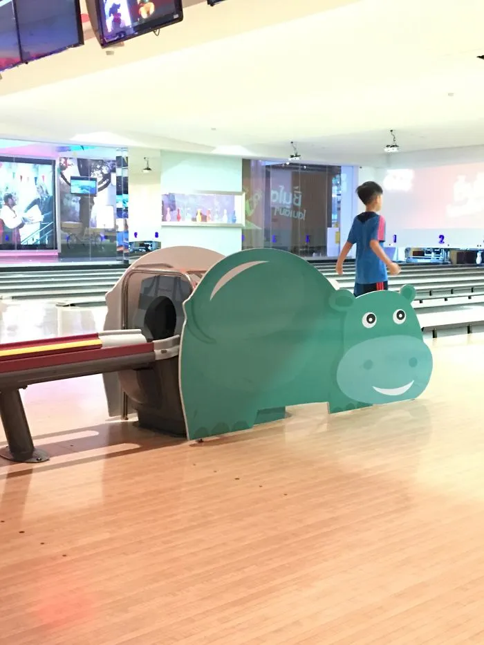 Esto está en Bangkok. Cada vez que sale una bola me da la risa