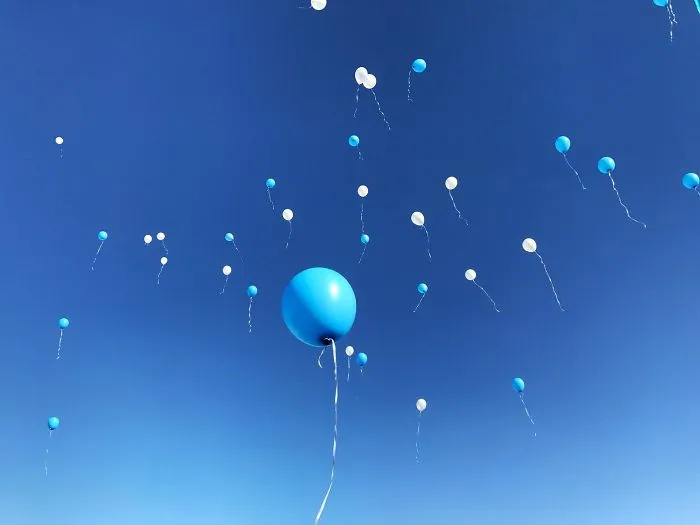 Soltamos estos globos en el funeral de mi abuelo