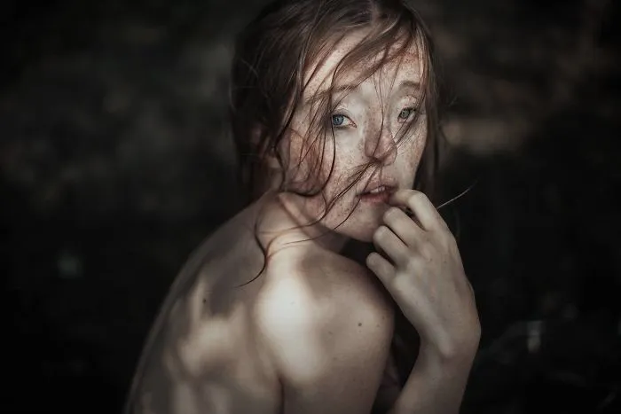 Esta chica de 26 años nacida con un raro defecto facial rompe los estándares de belleza con su carrera de modelo