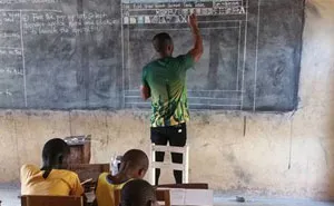Teacher In Ghana Teaches ‘MS Word’ On Chalkboard, And You Have To See It From Up Close To Really Appreciate It