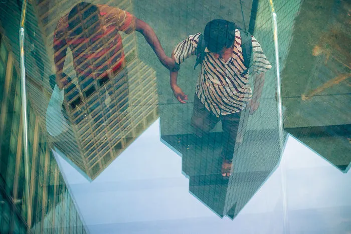 23 Amazing Coincidences That I Captured On The Streets Of New York
